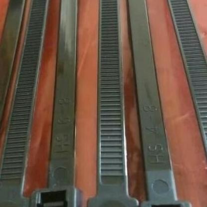 

Kabel Ties/Cable Tie CV550 x 9mm Isi 100pcs Hitam/Putih