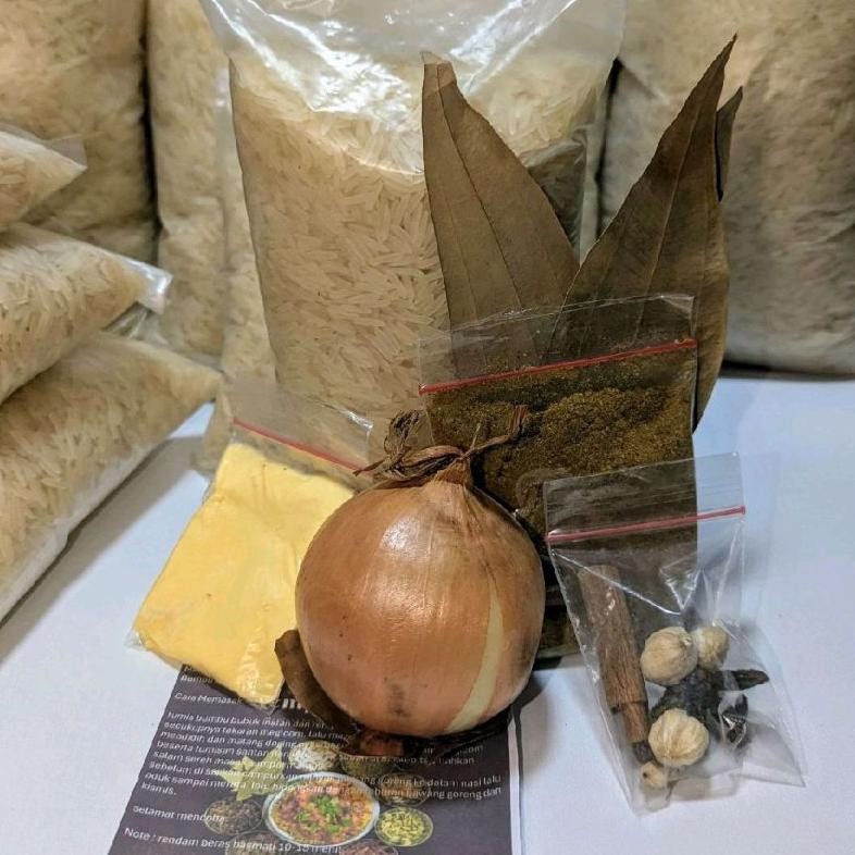 

Beras Basmati 1 Kg Tambah Bumbu Kebuli Plus Rempah RB10