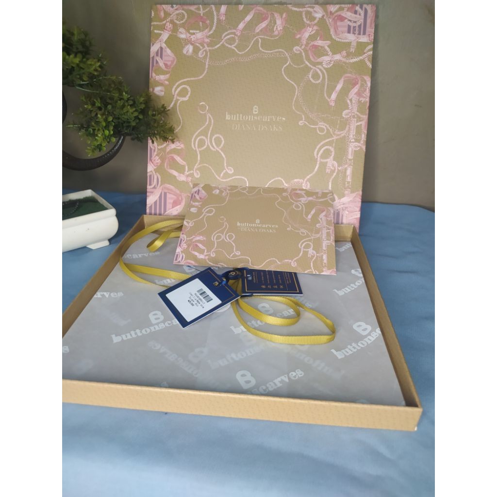 

PRE❤️ BOX BUTTONSCARVES LENGKAP