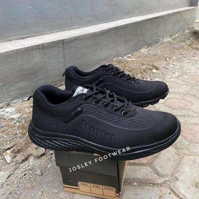 Sepatu Sekolah Hitam Polos Smp Sma Terbaru / Sepatu Olahraga Hitam Cewek Cowok Keren Casual Sneakers