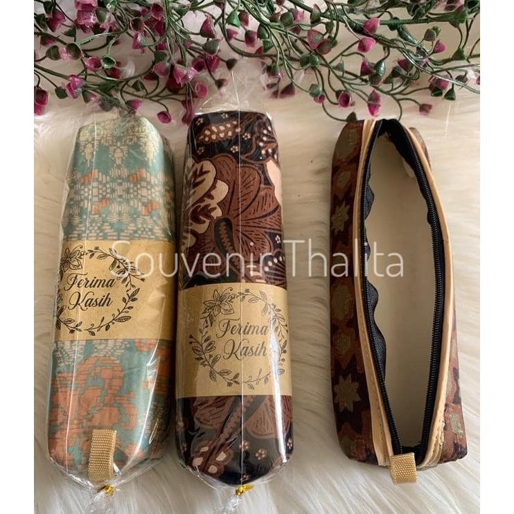 

JH8 Souvenir Pernikahan 50 pcs Tempat Pensil Atau Pulpen Motif Batik Kemas Plastik