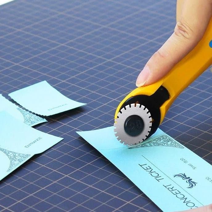 

ready !!! OLFA ROTARY CUTTER 235B Perforation Cutter 28mm ( PRC-3/C )