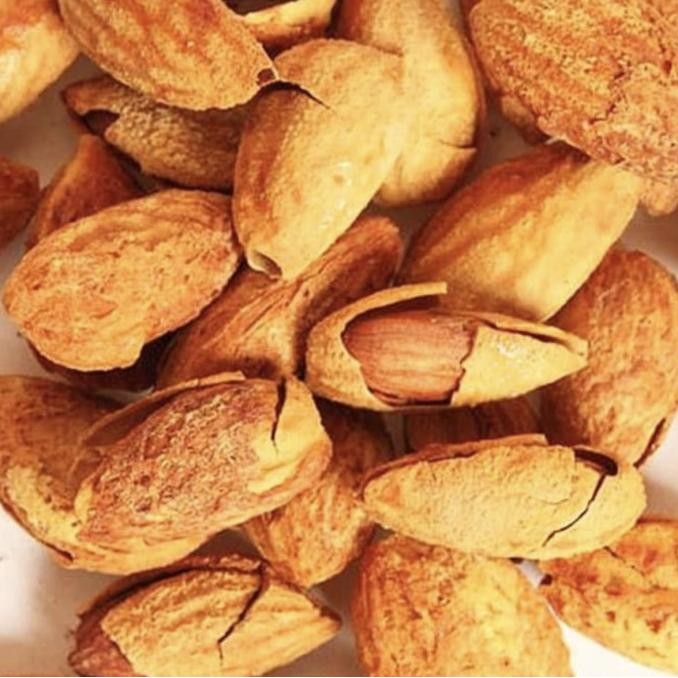 

kacang almond kulit termurah