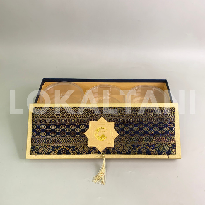 

Box Kue Kering Songket Isi 3 Toples 500Gr Lebaran/Box Hampers Lebaran