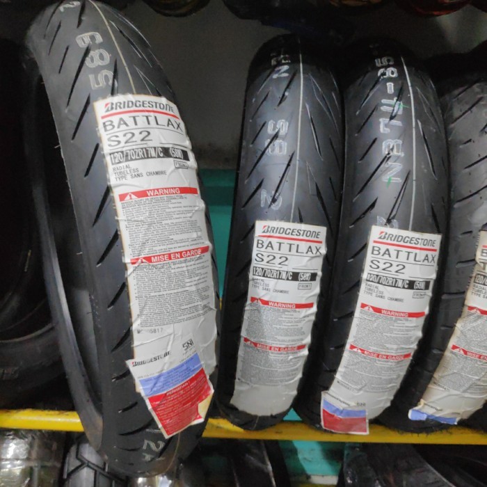 Battlax S22 120/70-17 front