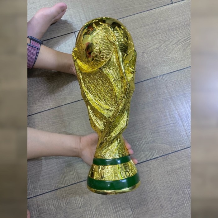 MELAYANI FAKTUR PAJAK Replika Trofi Piala Dunia Real Size 1:1 / Trofi Piala Dunia / Trofi 36