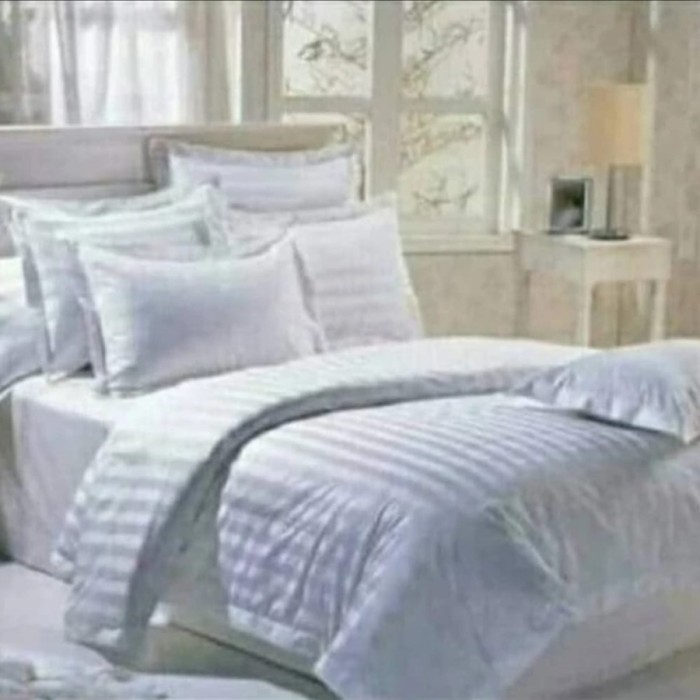 SPREI HOTEL 200 x 200 x 40 BAHAN MICROTENCEL (KATUN JEPANG )