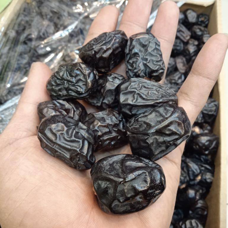 

tin- kurma ajwa nabi asli preum kemasan gr