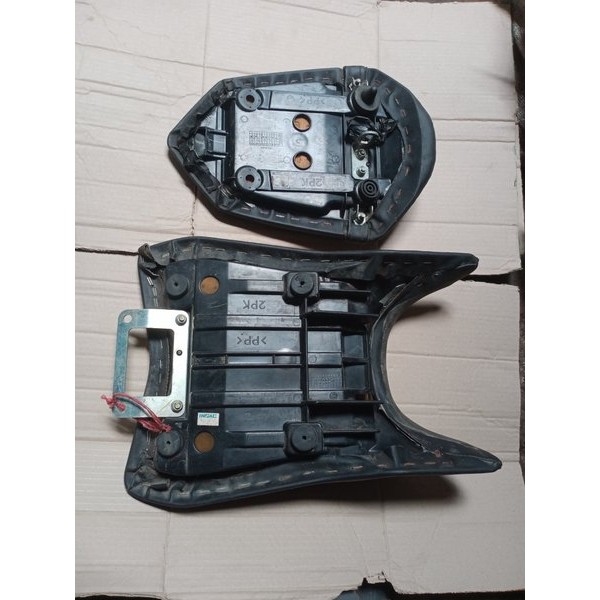 Sadel Jok Depan Belakang R15 V2 Original Jok Depan Belakang R15 Old Lama Termurah Langka