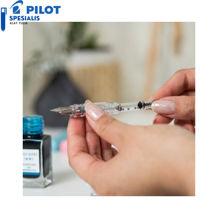 

PILOT KAKUNO BARREL CLEAR FOUNTAIN PEN / PEN TINTA FKA-1SR-NC