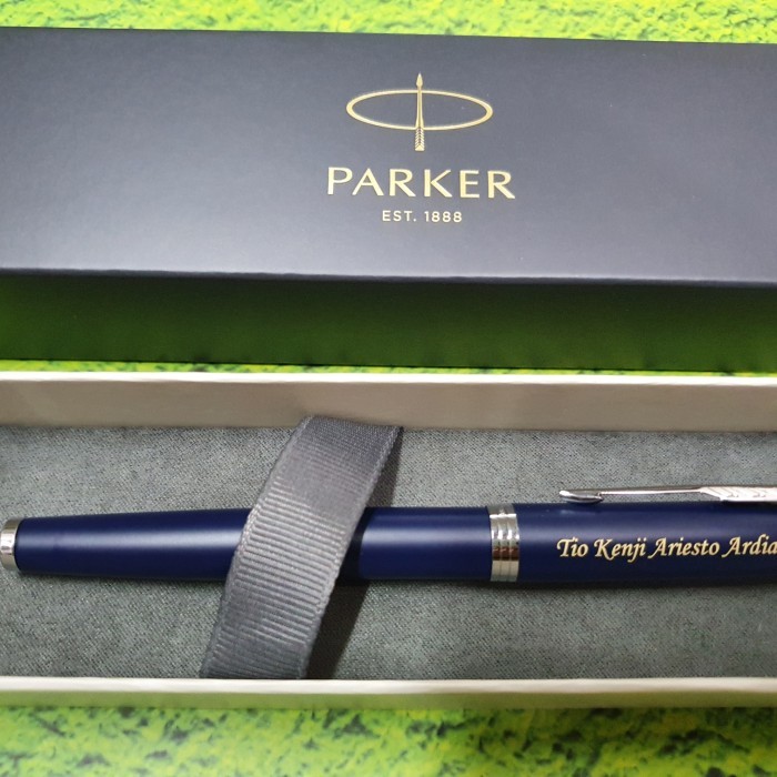 

PULPEN PARKER IM NEW MATTE ROYAL BLUE KLIP SILVER FREE GRAFIR