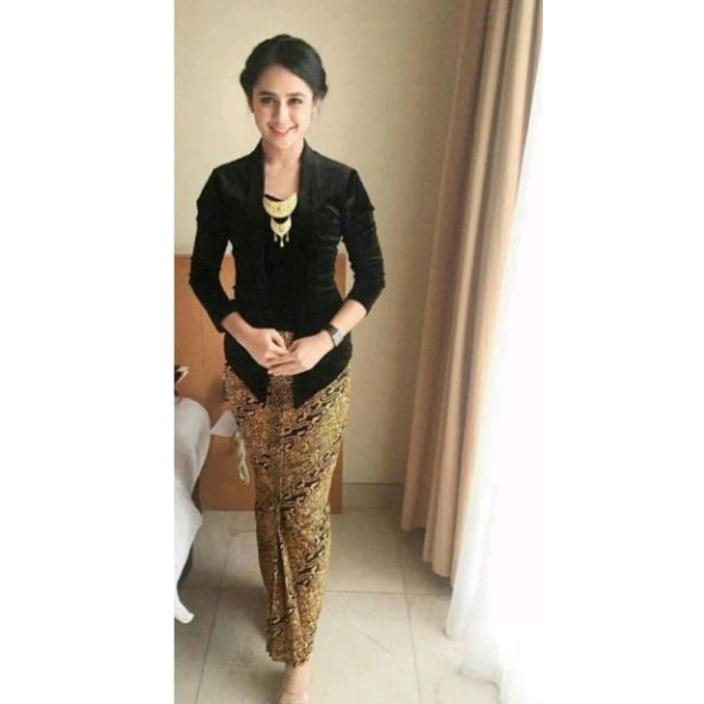 || PROMO BUSANA WANITA ~`~ kebaya kutubaru bludru beludru hitam polos ||~~~