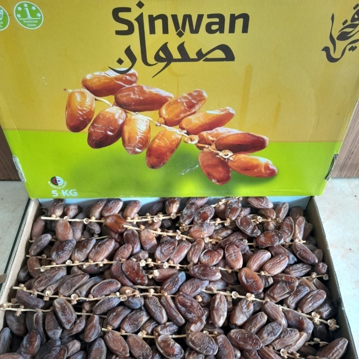 

Kurma Tunisia 5kg/ Kurma Tangkai 5kg/ Fresh Dates