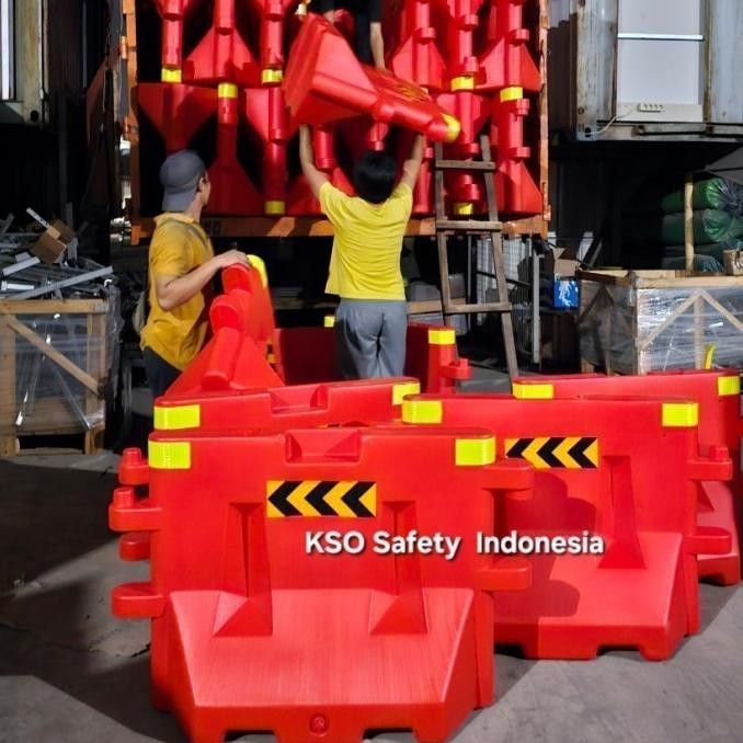 

Terjangkau Water Barrier Berkwalitas Road Barrier Stock Banyak