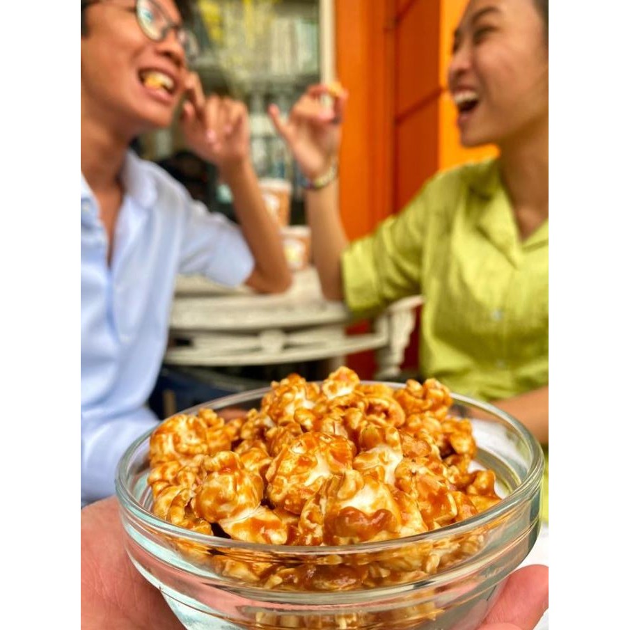 

TERBARU 4 PACK POP CORN CARAMEL HELLO 220GR KEMASAN TOPLES !!!!!