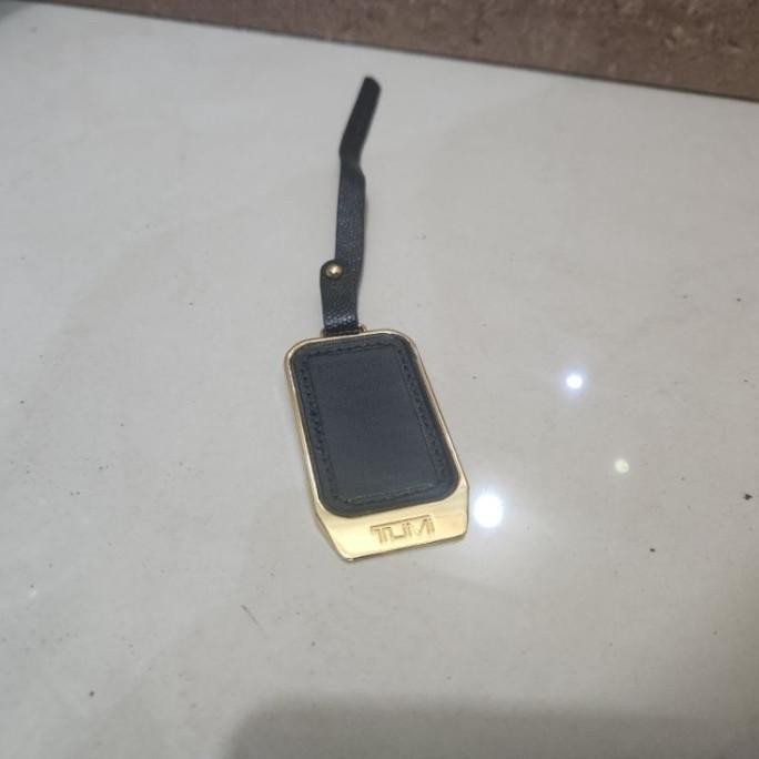 

Murah Accesories T U M I Name Tag Wanita