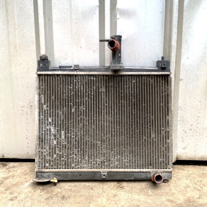 RADIATOR TOYOTA VIOS GEN 1 LIMO COPOTAN