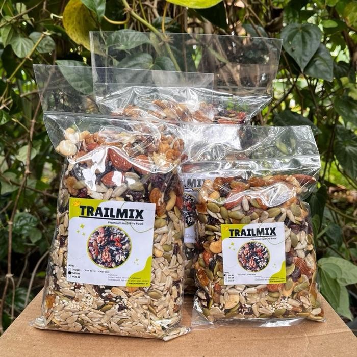 

BARANG TERLARIS TRAIL MIX (NUT MIX DRIED FRUIT) 1KG