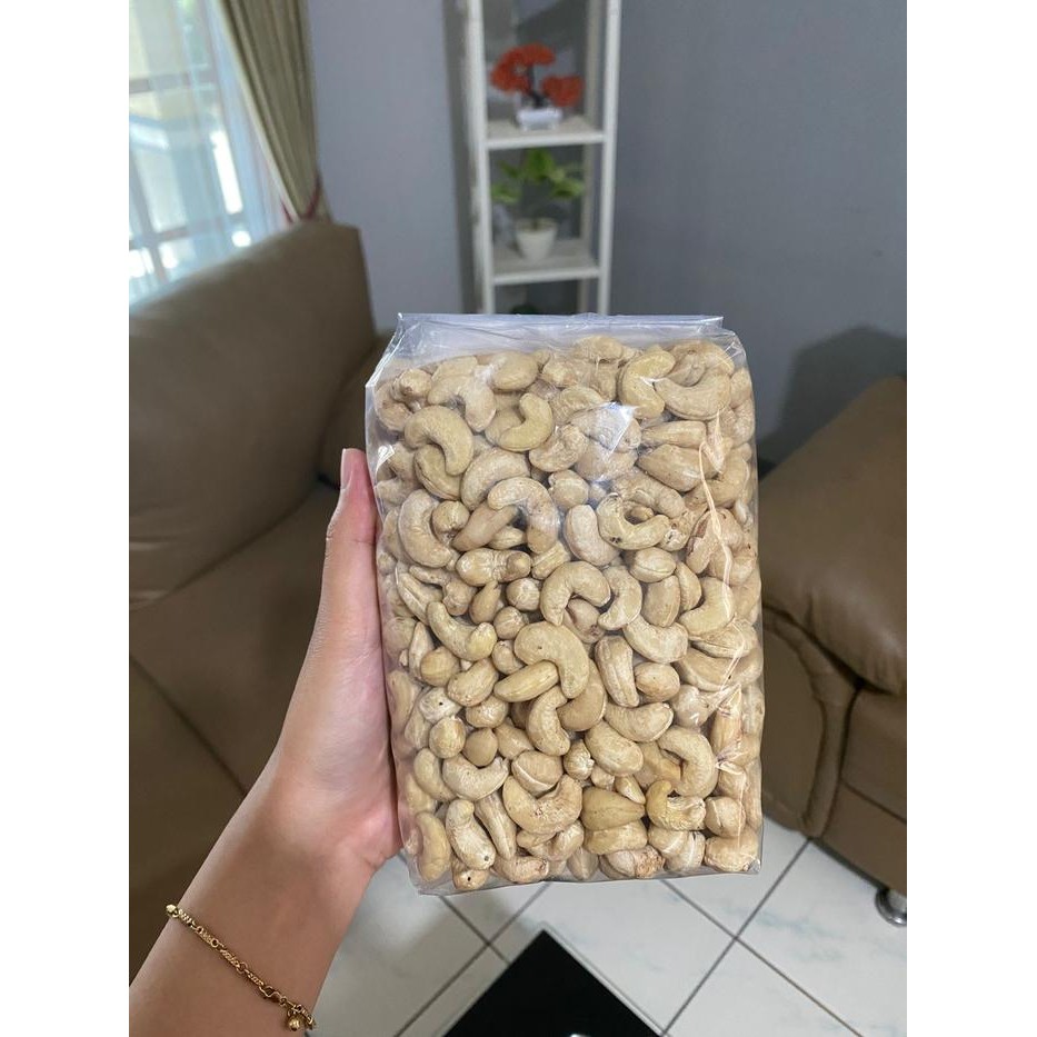 

BARANG TERLARIS KACANG METE MENTAH FRESH KHAS WONOGIRI