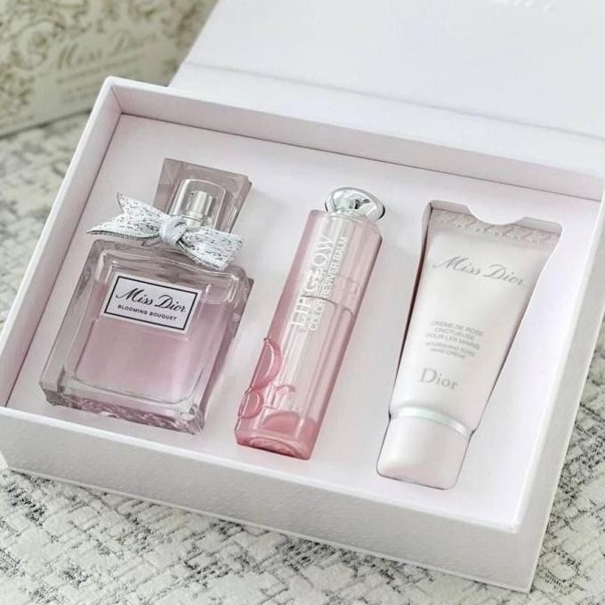 

Promo Gift Dior Edisi Natal