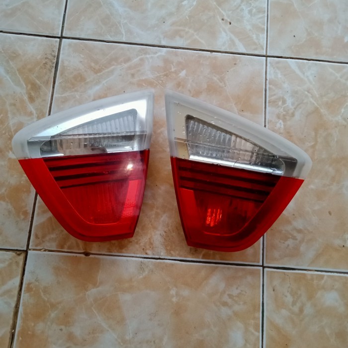 mika lampu bagasi BMW E90 320i
