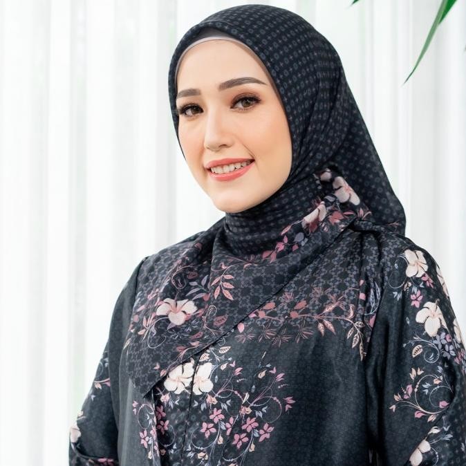 Diskon Baneska X Adelia Pasha - Sarimbit Collection Scarf LanitaSeries