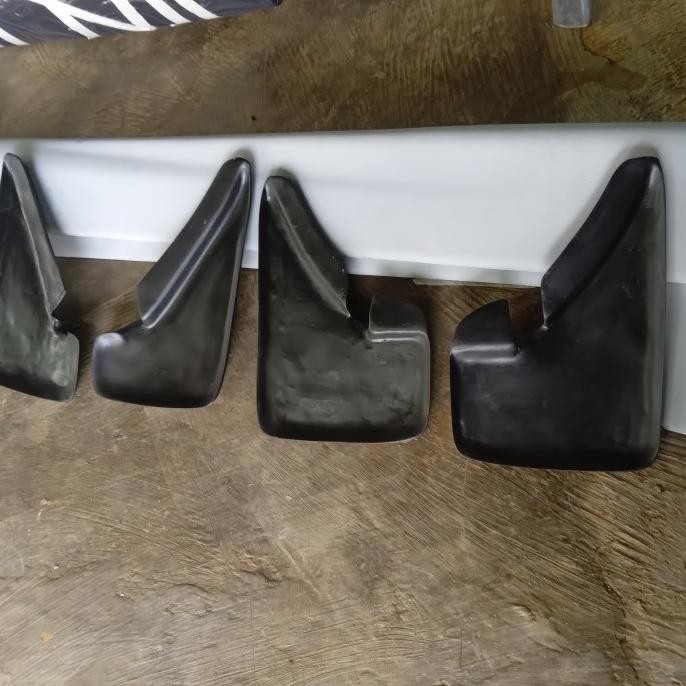 MUD GUARD / KEPET LUMPUR / KARPET LUMPUR STARLET KOTAK EP 70 EP 71