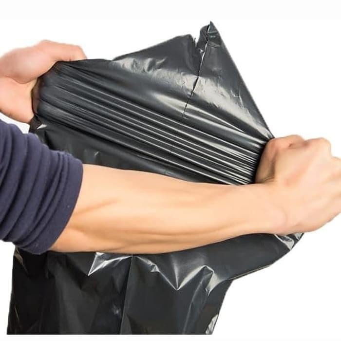 

Kantong Plastik Packing Online Amplop Plastik Polymailer Hitam 20X40