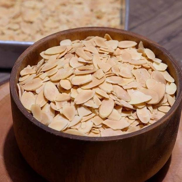 

Almond Iris Panggang / Roasted Sliced Almond 500 gr Berkualitas