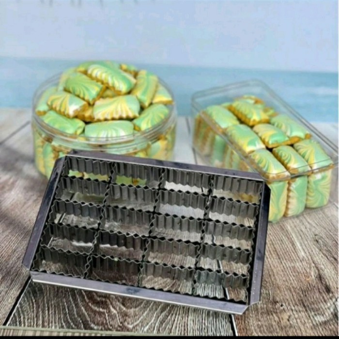 

BEST CETAKAN KASTENGEL OTOMATIS MOTIF KOTAK BERGERIGI/CETAKAN NASTAR KUKER