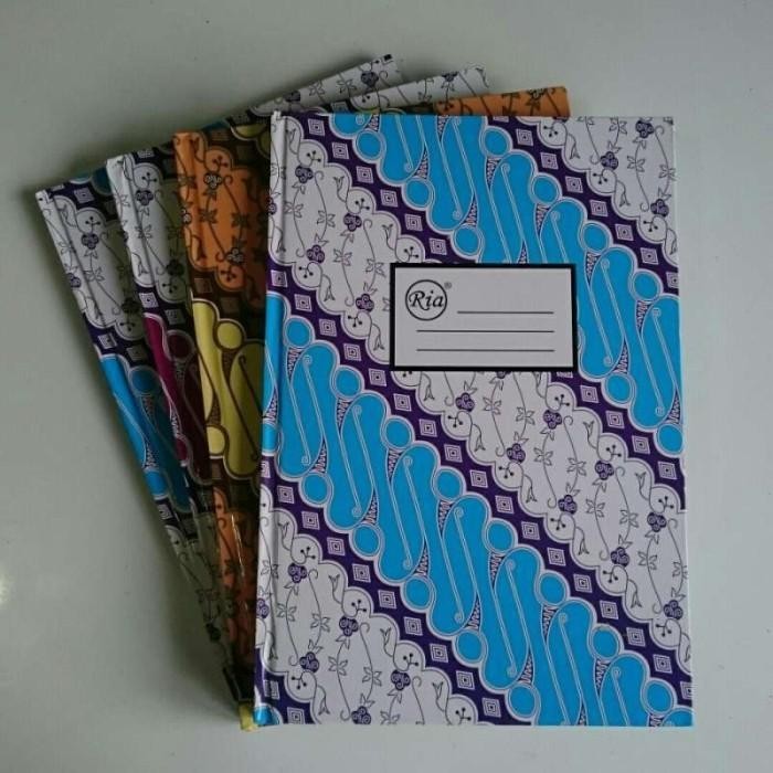 

KOMPLIT BUKU TULIS FOLIO HARD COVER 200 LBR RIA KODE 866