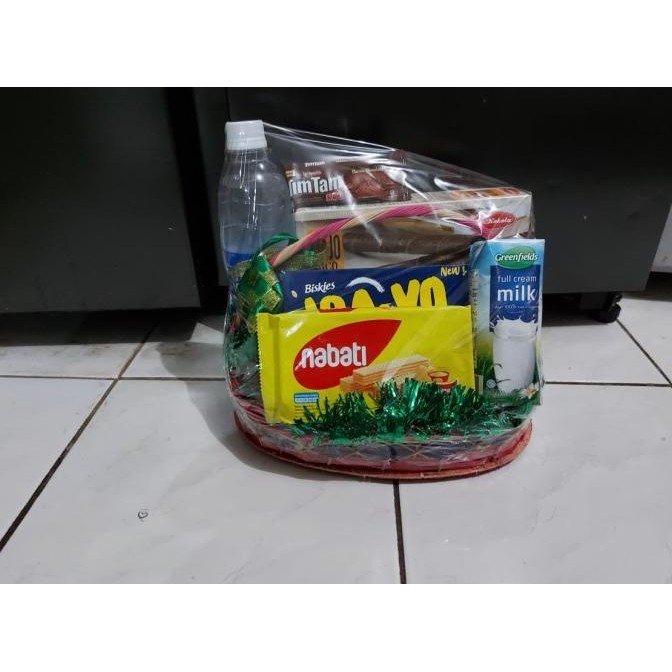 

Terbaru, Parcel Lebaran 2021 (11) Hantaran Aneka Snack + Pocari Sweat Termurah