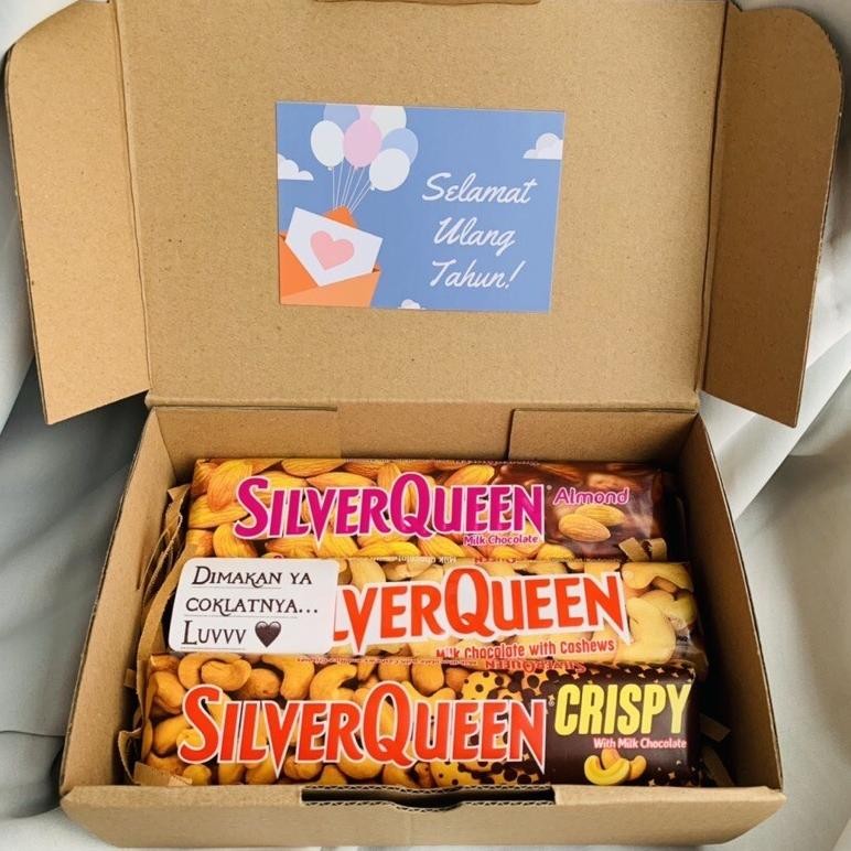 

VIRAL Kado Hampers Coklat Silverqueen 3 pcs 62 gr Untuk Hadiah Valentine Pacar Cewek Cowok Eh76
