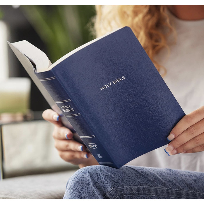 

NKJV Gift and Award Bible Leather-Look