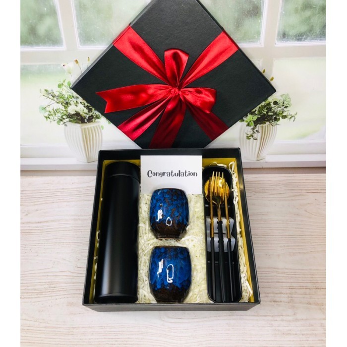 

New! 034 Hampers hadiah wedding pernikahan Lebaran idul fitri ulang tahun birthday graduation wisuda valentine Tahun Baru Natal Terlaris. Idul Fitri