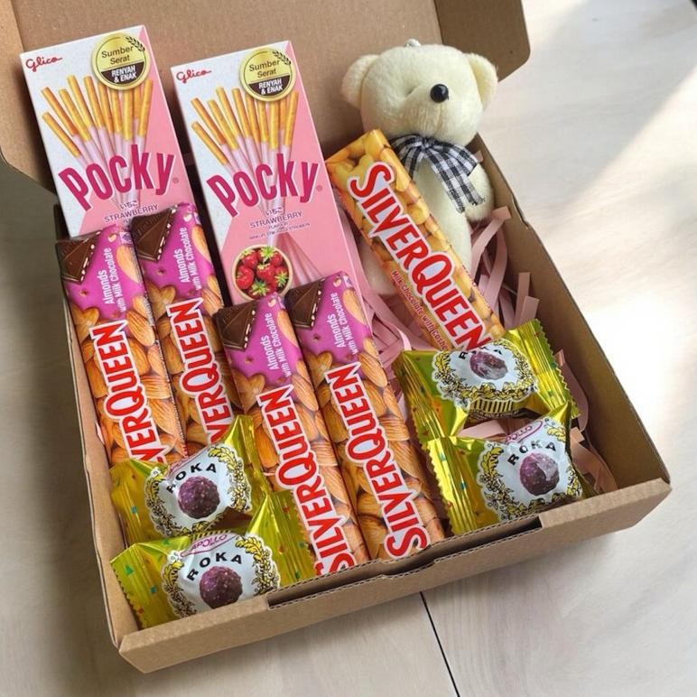 

PROMO HAMPERS SPECIAL COKLAT SILVERQUEEN HAMPERS VALENTINE KADO PACAR GIFT BOX COKLAT gub-103