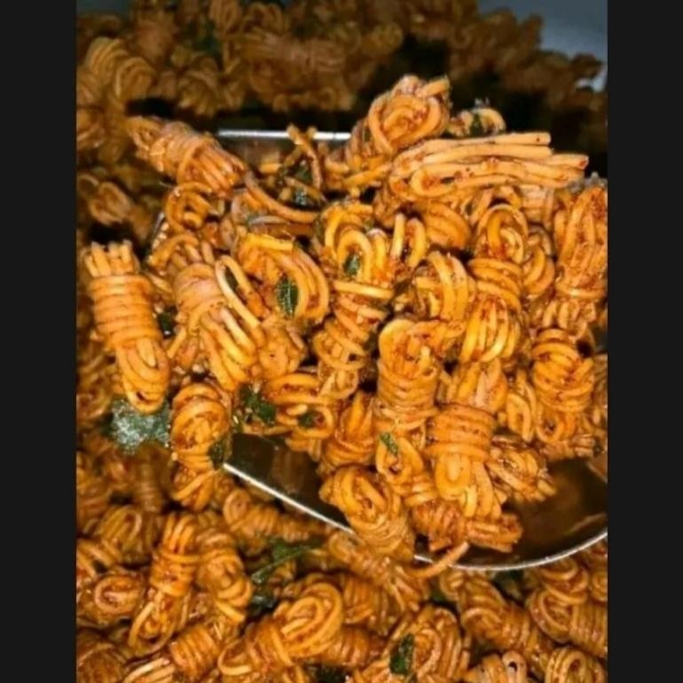 

SPECIAL MIE GULUNG KRIUK RENYAH BUMBU MELIMPAH ISI 500gram an-114