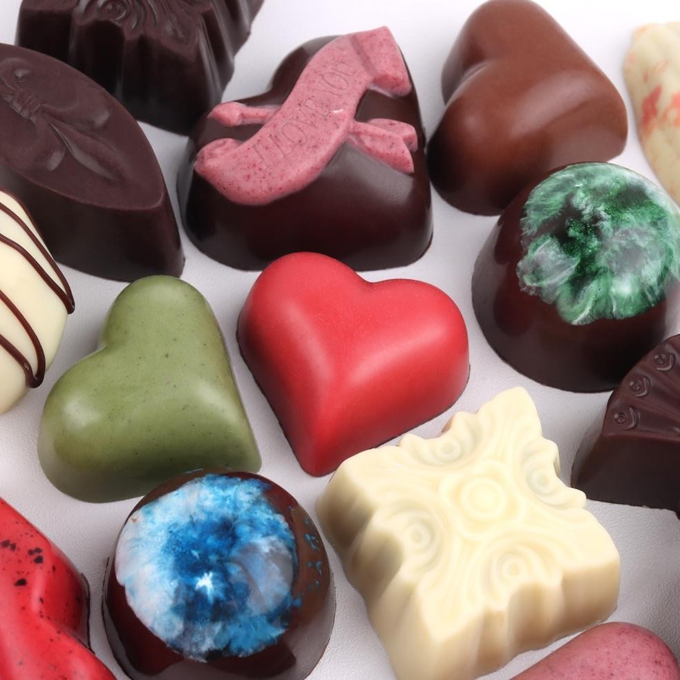 

BISA COD Valentine Chocolate Pralines Gift Heart Box 16 pcs | Chocolate Monggo | Coklat Kado Hadiah Hari Kasih Sayang et-61