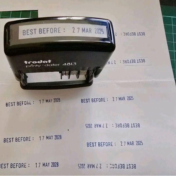 

STEMPEL EXPIRED / TANGGAL KADALUARSA FREE TINTA 25ML TRODAT 4813 PLASTIK ALUMINIUM LABEL