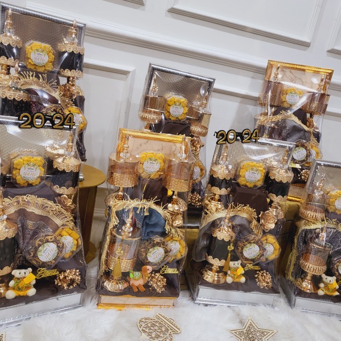 

Paket Dekorasi Parcel Hampers Hadiah Idul Fitri Kue Kering Keramik 200