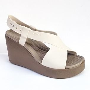 Terbaru, Crocs Brooklyn High Wedges / Sandal Crocs Brooklyn Wedges Tali Tinggi