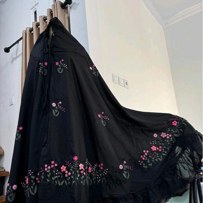 Mukena Paris Hitam Sulam Timbul