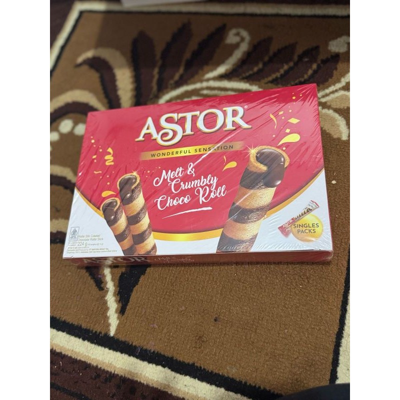 

Astor kaleng wafer stick creamy Double chocolate kaleng 330g festive Box 224g