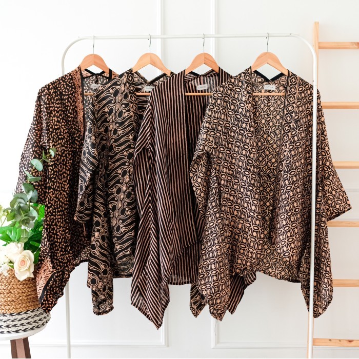 OUTER BATIK VISCOSE PARANG WANITA CARDIGAN LUARAN BATIK JUMBO WANITA