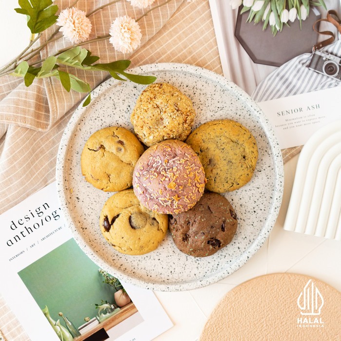 

1 BOX MIXED FLAVOURS (ISI 4 COOKIES)