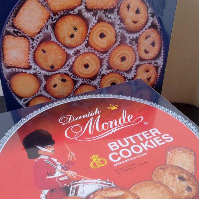 

Biskuit MONDE Danish Butter Cookies Blue Shell Kaleng 454 gr 908 gr Assorted Biscuits Kue Roti