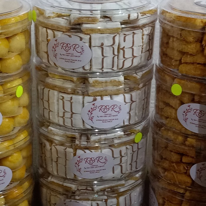 

button cheese cookies