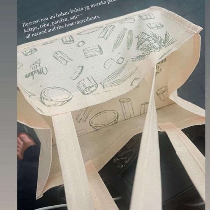 

Hampers Kue Pepe Madam Liu