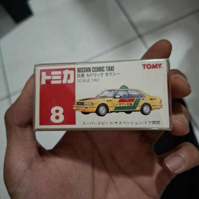 Tomica 1:62 Nissan Cedric Taxi (Yellow)