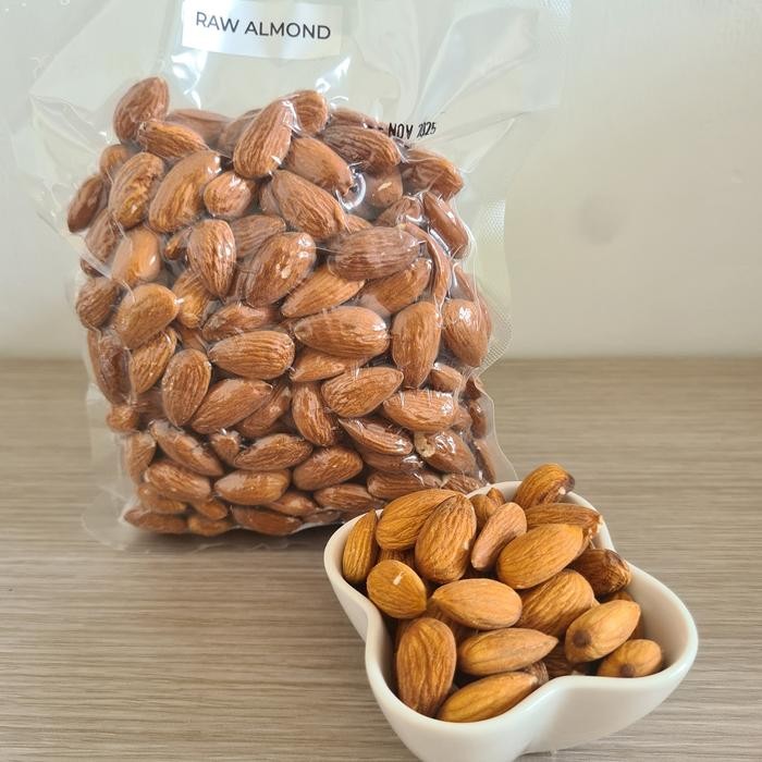 

terbaru !!! almond raw ( kacang almon mentah segar utuh ) - 1000 gr ready